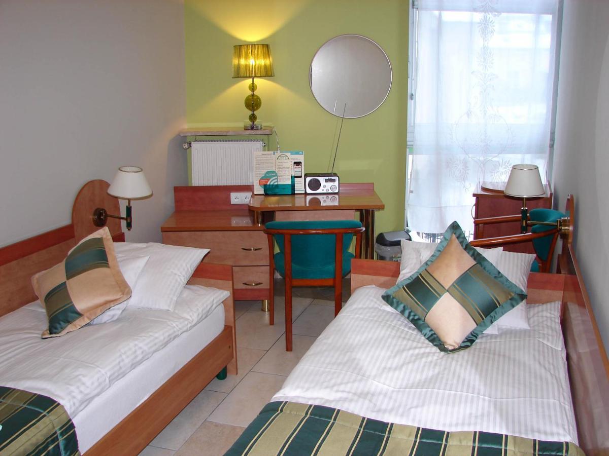 Hostel-Art เคียลเซ ภายนอก รูปภาพ