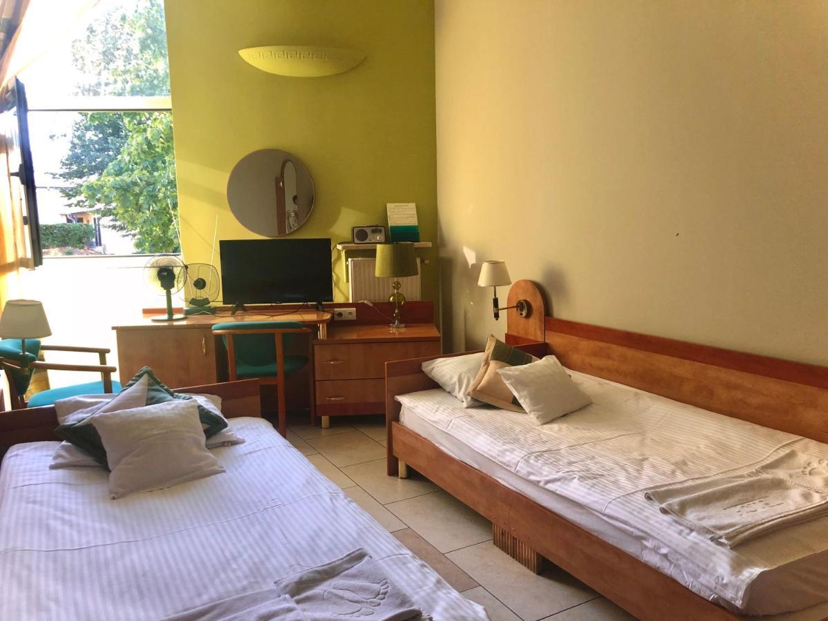 Hostel-Art เคียลเซ ภายนอก รูปภาพ