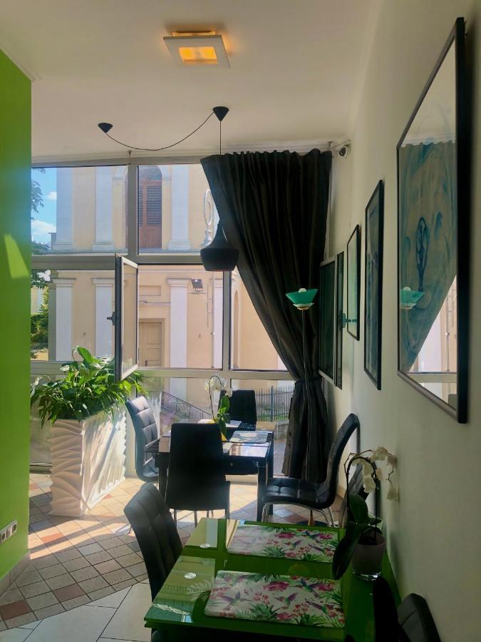 Hostel-Art เคียลเซ ภายนอก รูปภาพ